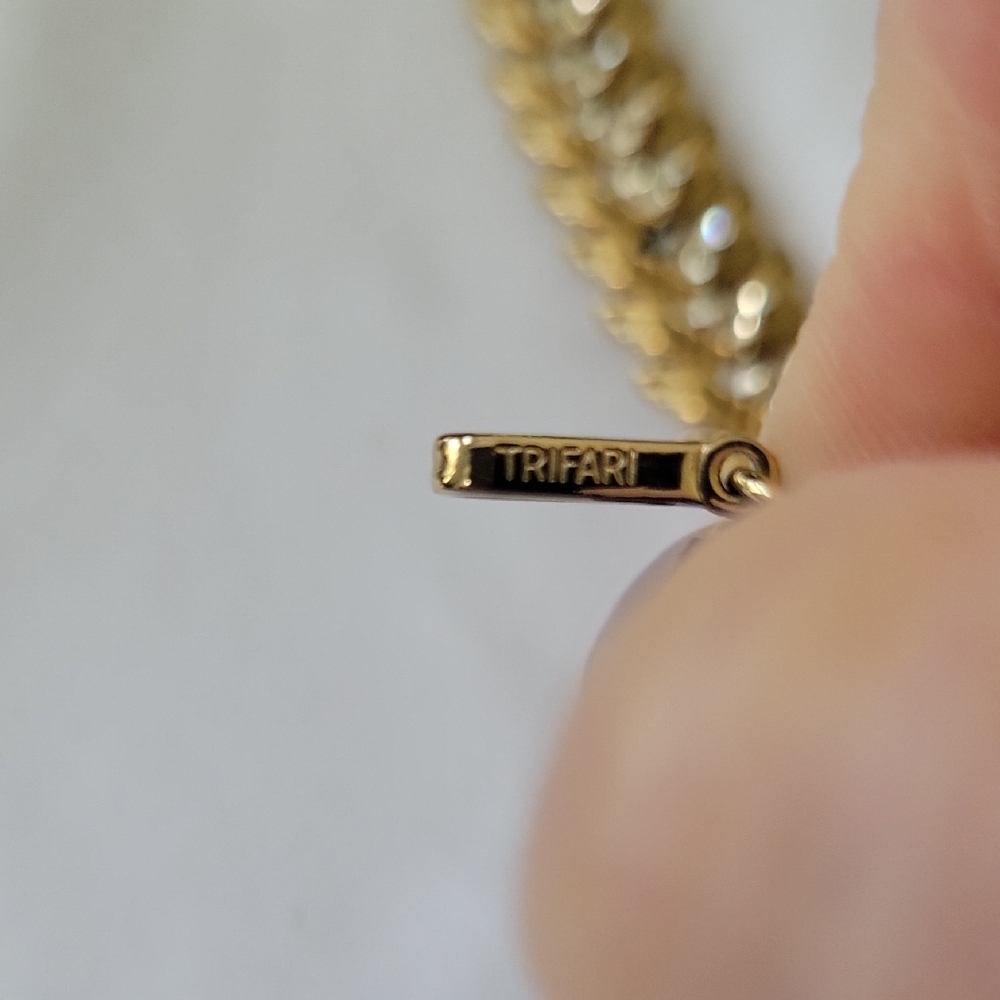Vintage Trifari Gold Leaf Choker Necklace - Picture 5 of 8
